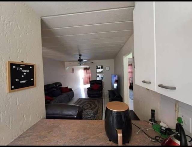 2 BEDROOM PROPERTY TO RENT IN OAKDENE